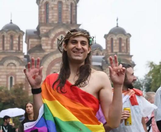 Manifestanții EuroPride din Belgrad sfidează interdicția marșului, poliția sârbă face zeci de arestari