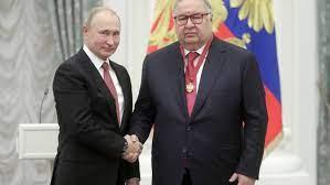 Poliția percheziționează 24 de proprietăți ale amicului lui Putin, oligarhul Usmanov. Razie împotriva oligarhului!