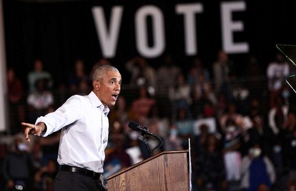 Obama chemat în ajutor înainte de alegeri