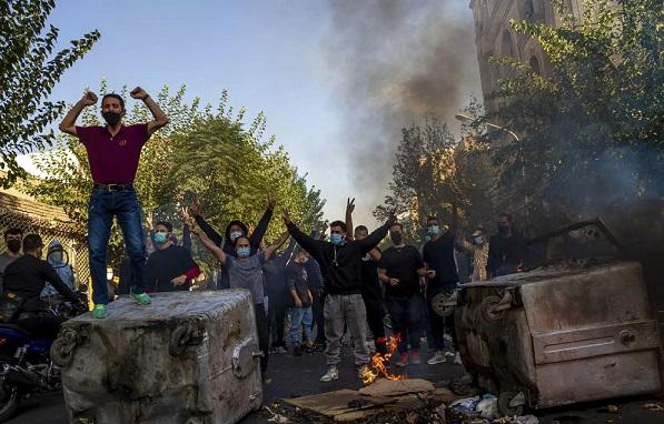 Berlinul îi îndeamnă pe cetățenii germani să părăsească urgent Iranul