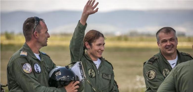 Povestea Rominei Mîrza, singura femeie-pilot a unui MiG 21 LanceR care face Poliție Aeriană sub comanda NATO (VIDEO)