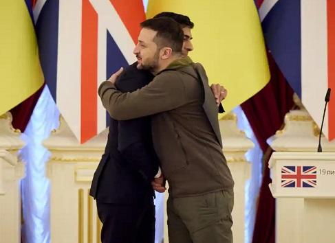 Noul prim-ministru britanic Sunak îi face o vizită surpriză lui Zelensky la Kiev: "Este o mare lecție de umilință să fiu cu tine în țara ta astăzi"