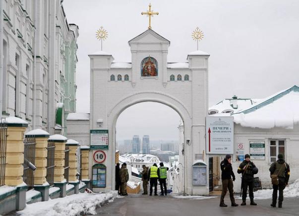 Serviciul de securitate al Ucrainei a percheziţionat o mănăstire ortodoxă veche de 1.000 de ani aflată în Patrimoniului Mondial UNESCO