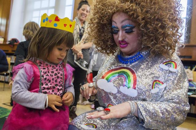 Parlamentarii ruși adoptă o lege care interzice „propaganda” LGBT+: amenzile se ridică la 160.000 euro