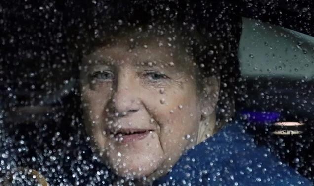 Angela Merkel recunoaște că a fost „neputincioasă” în fața lui Vladimir Putin și a planului său de a invada Ucraina