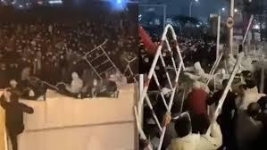 China încearcă să înăbușe revoltele: trimite studenții acasă, iar poliția patrulează non-stop pe străzi