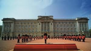 Membru al Palatului Buckingham demisionează după remarci incredibile la adresa unei femei de culoare