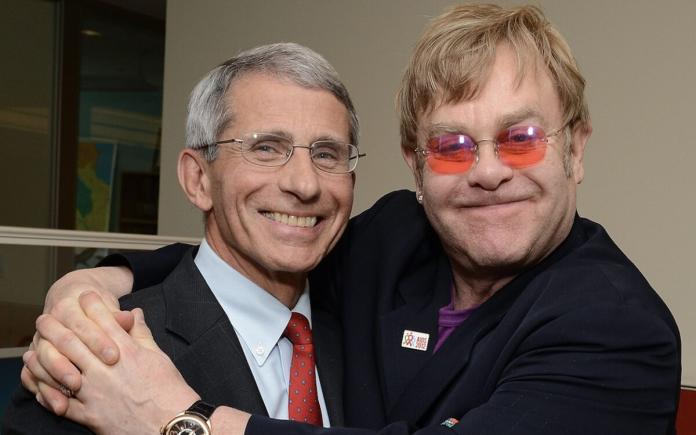 Elton John spune că părăsește Twitter: „mă întristează să văd cum dezinformarea este acum folosită pentru a împărți lumea”