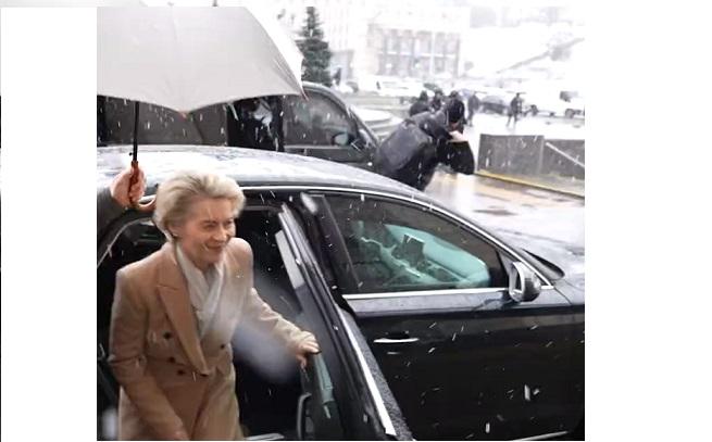 Ursula von der Leyen: "Împreună, aducem lumină în Ucraina!" UE doneaza becuri LED în valoare de 30 de milioane de euro