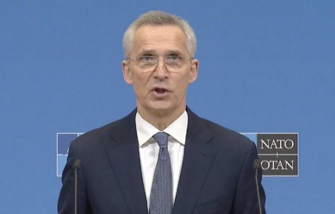  Jens Stoltenberg: Ucraina folosește mai multă muniție decât produce NATO
