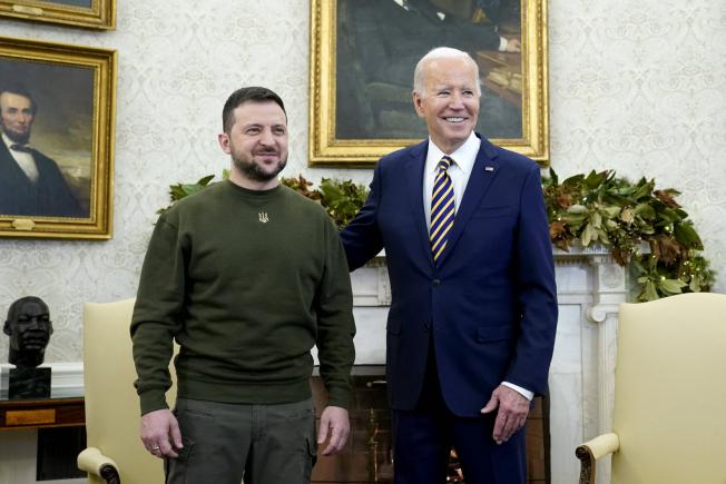 Sondaj: Sprijinul americanilor pentru livrările de arme către Ucraina este în scădere