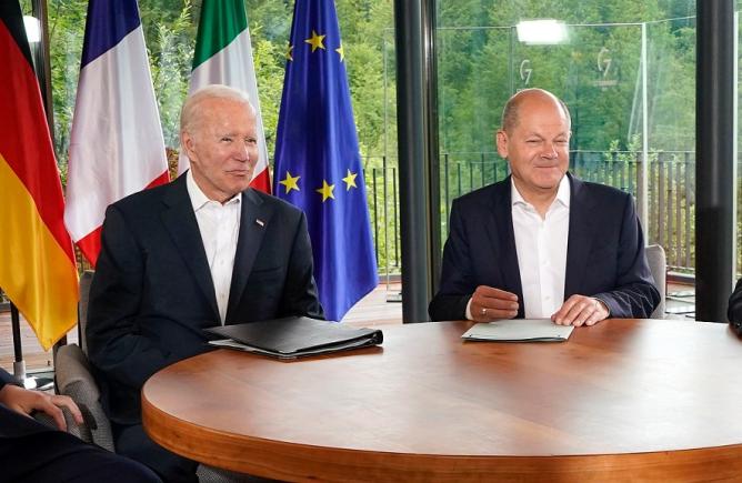 Biden și Scholz vor sprijini Ucraina „atâta timp cât este necesar”