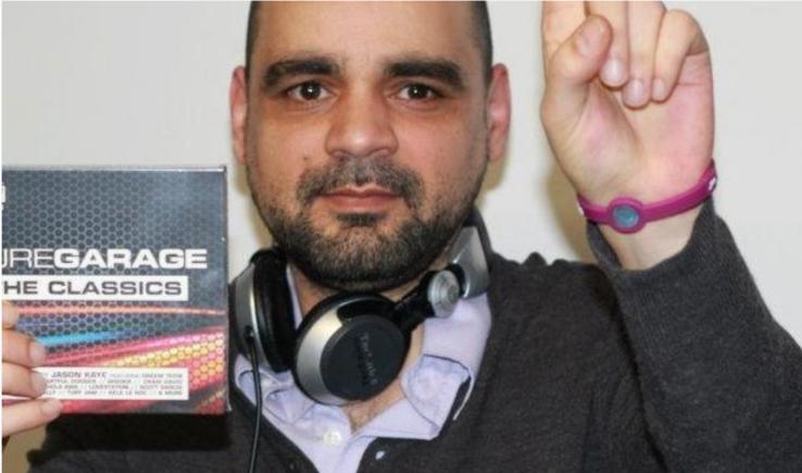 Celebrul DJ britanic Jason Kaye, membru al trio-ului britanic de DJ/MC hardcore și jungle Top Buzz, a decedat. A pus bazele muzicii rave
