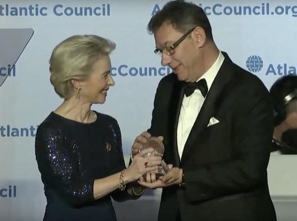 UE: Ursula von der Leyen nu a fost niciodată implicată în negocierile pentru vaccinurile anti-Covid: "SMS-urile nu au fost găsite"