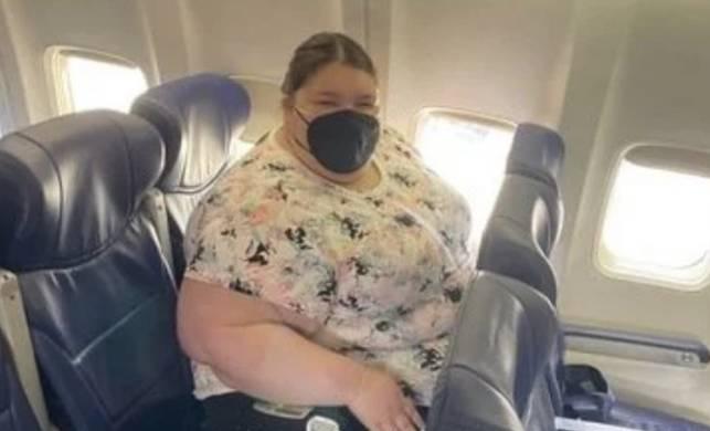 SUA: O femeie de "talie mare" cere companiilor aeriene un loc gratuit suplimentar în avion, sau chiar două sau trei locuri în funcție de dimensiunea călătorului 
