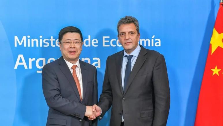 După Brazilia, Argentina vrea să scape de dolar în favoarea yuanului chinez