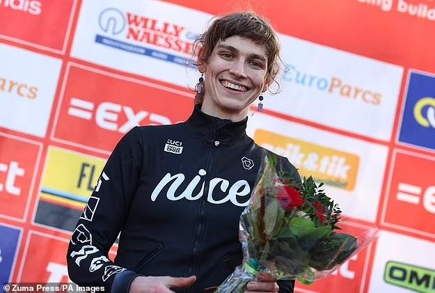 Ciclism: Un sportiv transgender a câștigat o cursă internațională pentru femei