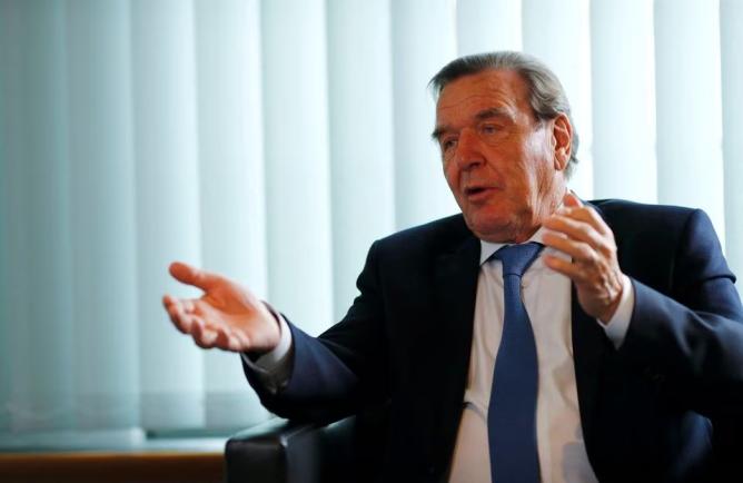 Gerhard Schroeder este anchetat în Polonia pentru rolul în pregătirea invadării Ucrainei de către Rusia