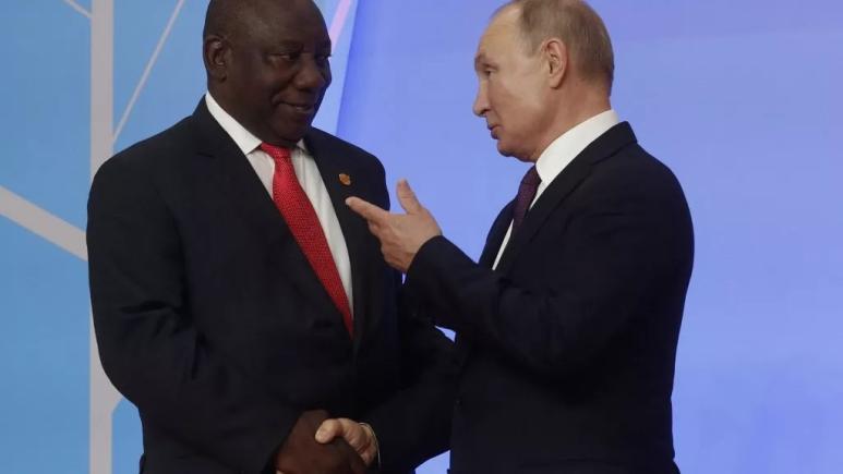 Comandantul armatei sud-africane vizitează Moscova