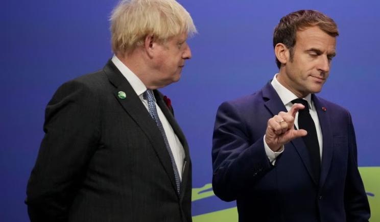 Boris Johnson l-a acuzat pe Macron ca este „lingăul” lui Putin după criticile cu privire la refugiații din Ucraina, spune un fost consilier britanic