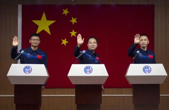 China intenționează să trimită astronauți pe Lună înainte de 2030