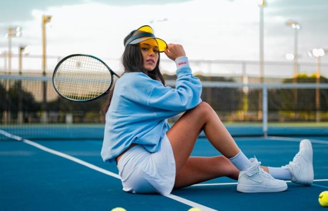 Epilare cu ceară, primul nasture de cămașă deschis... ghidul pentru o "hostess perfectă” la Roland-Garros este considerat sexist