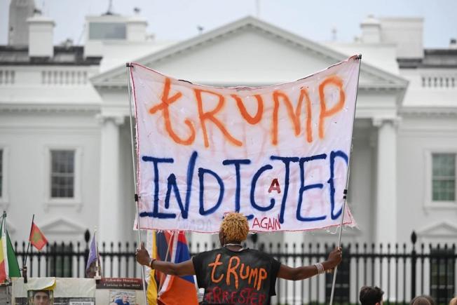 Trump este vizat de 37 de capete de acuzare în cazul arhivelor Casei Albe