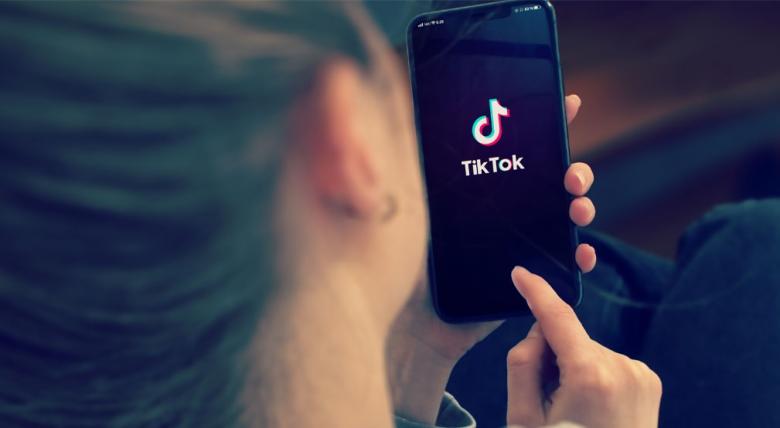 România are cel mai mare procent de tineri care folosesc TikTok pentru a se informa