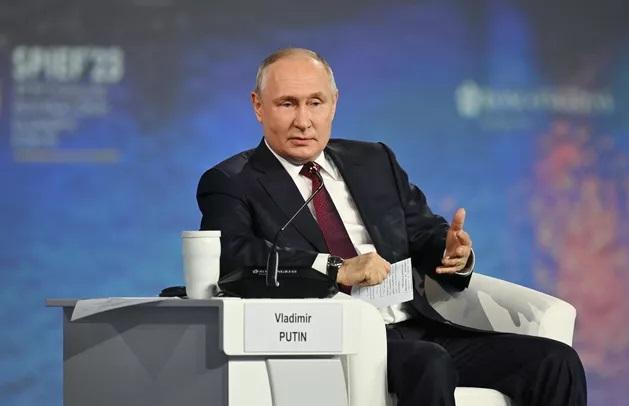 Putin: Avioanele F-16-urile așteptate de Ucraina vor arde ca și celelalte echipamente occidentale