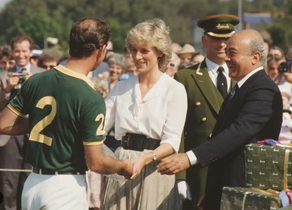A decedat Mohamed Al-Fayed. Proprietarul lanțului de magazine Harrods și tatăl iubitului Prinţesei Diana avea 94 de ani