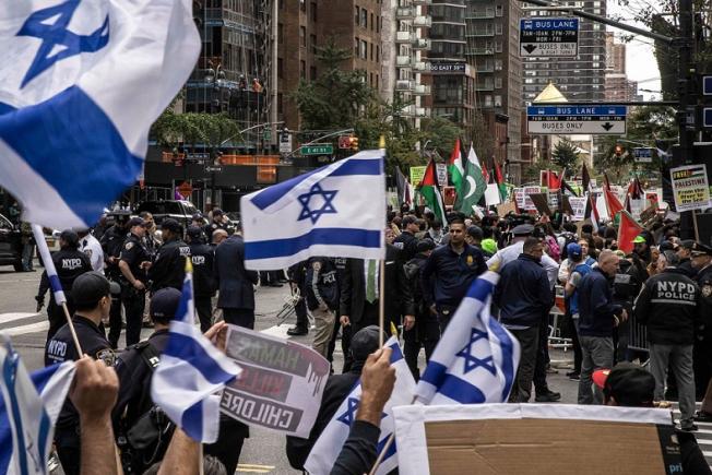 Sondaj: Americanii susțin în mod covârșitor Israelul în războiul cu Hamas dar tinerii între 18 și 24 de ani cred că atrocitățile Hamas ar putea fi justificate