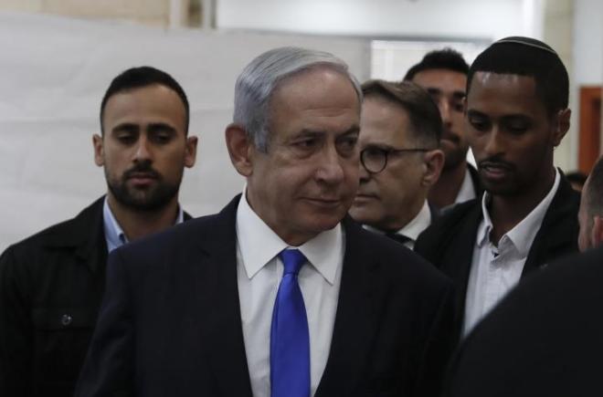 Se reia procesul de corupție împotriva lui Netanyahu în ciuda războiului în Gaza