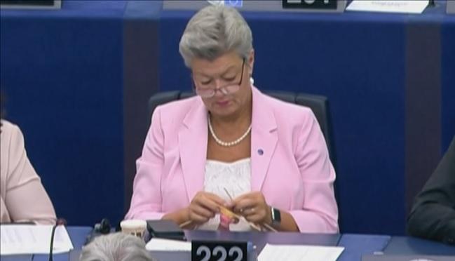 UE are nevoie de un milion de migranți anual, spune comisia UE