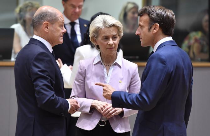 Financial Times: UE caută 1,4 miliarde de euro pentru a furniza obuze armatei ucrainene