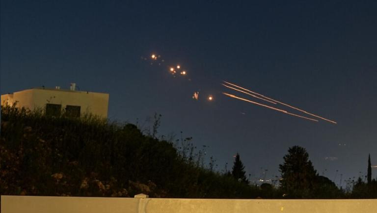 Iranul a lansat un atac masiv cu drone și rachete asupra Israelului
