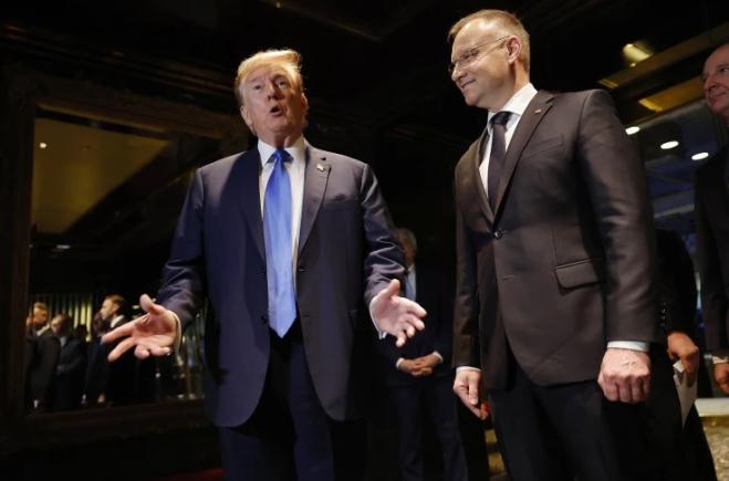 Donald Trump îl găzduiește pe președintele polonez Andrzej Duda la cina la New York