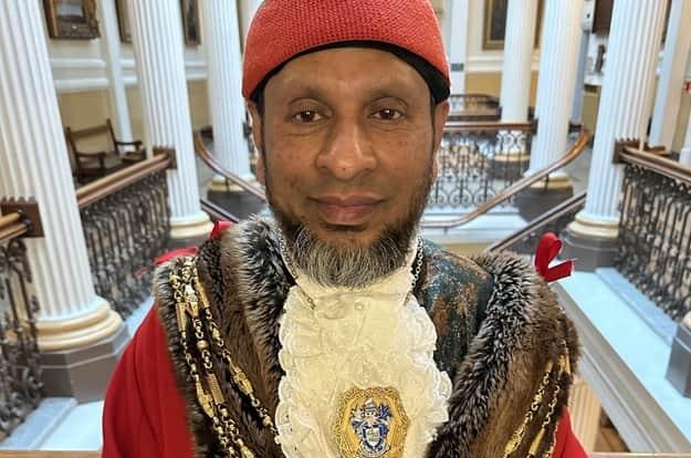 Marea Britanie: Mohammed Asaduzzaman, din Bangladesh, a fost ales primar în Brighton