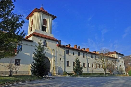 Fabuloasa Românie. Mănăstirea Viforâta - ctitoria a trei domnitori Fabuloasa Românie. Mănăstirea Viforâta - ctitoria a trei domnitori