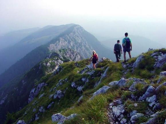 Fabuloasa Românie. Traseu de vară în Piatra Craiului - din Câmpulung la Podul Dâmboviţei