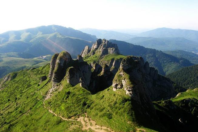Fabuloasa Românie. Trei zile de hoinăreală în Munţii Ciucaş Fabuloasa Românie. Trei zile de hoinăreală în Munţii Ciucaş