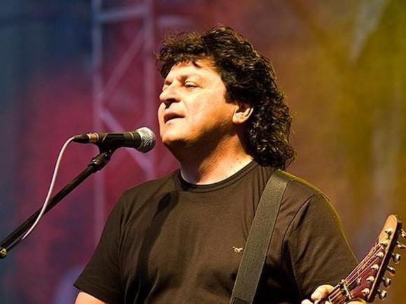La mulți ani, Paul Ciuci! Chitaristul și vocalistul trupei Compact împlinește 68 de ani