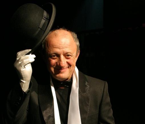 La mulți ani, Mihai Mălaimare! Actorul care a ridicat la rang de artă ”teatrul fără cuvinte”