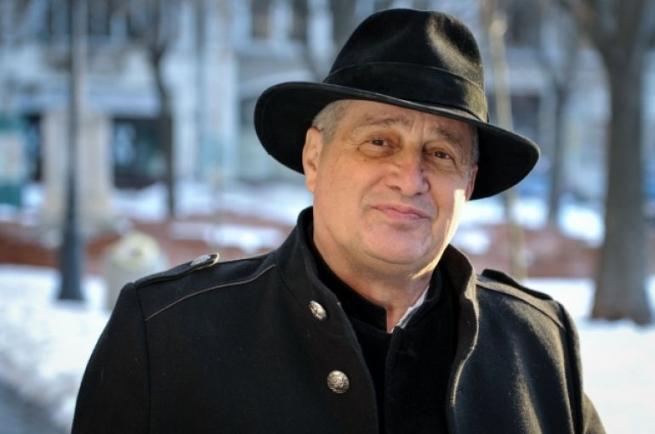 La mulți ani, Mircea Dinescu! La 74 de ani, între poezia și delicatețurile vieții