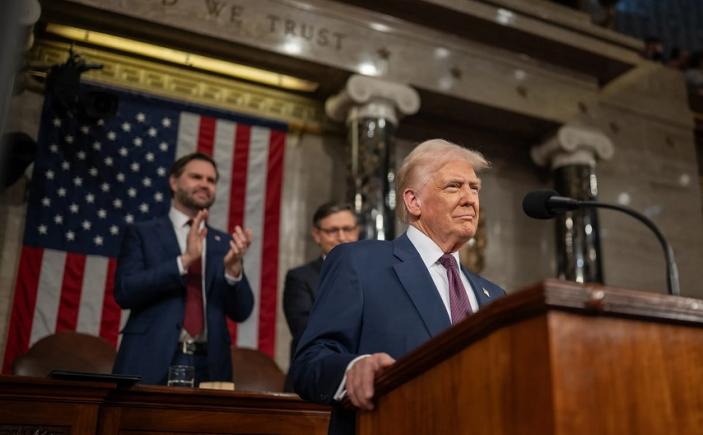 Sondaj: 76% dintre americani aprobă discursul președintelui Trump în fața Congresului