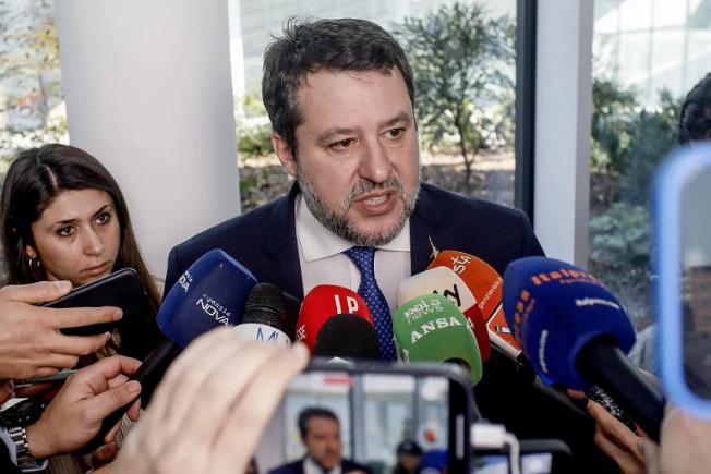 Matteo Salvini: „Nu va exista niciodată o armată europeană comandată de nebunul Macron”