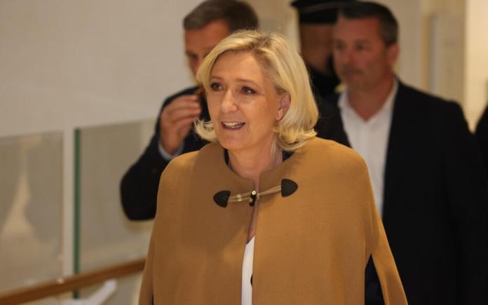 Marine Le Pen, găsită vinovată de deturnare de fonduri și exclusă de la viitoarele alegeri