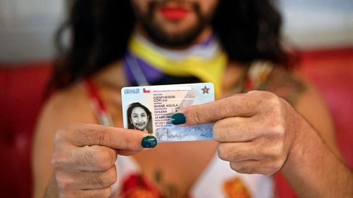 Belgia, prima țară care emite cărți de identitate fără specificarea sexului M sau F
