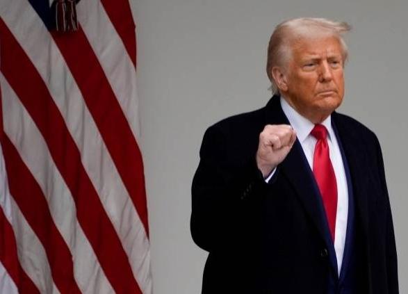 „Nu fiți slabi!Nu fiți proști!: Trump îndeamnă la calm în fața taxelor vamale