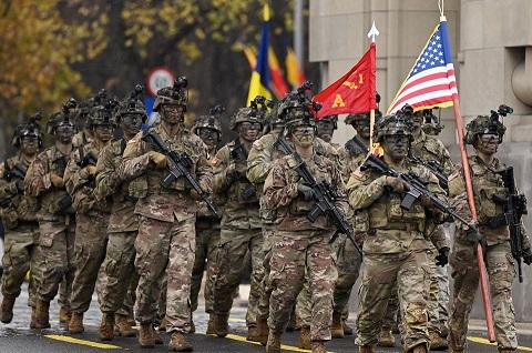 Pentagonul ia în considerare retragerea a mii de soldați americani din România și Polonia