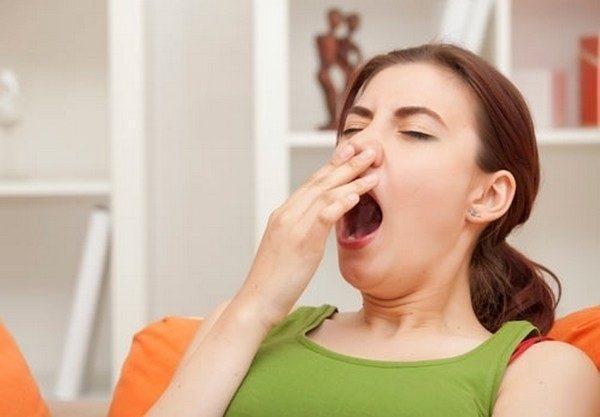 Tradiţii şi superstiţii. Sfaturi băbeşti. De ce trebuie să-ţi faci cruce la gură când caşti